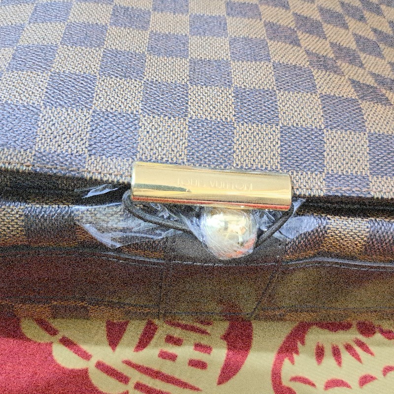 原價8萬多／精品店展示包／LV側背+斜挎包／筆電包-34