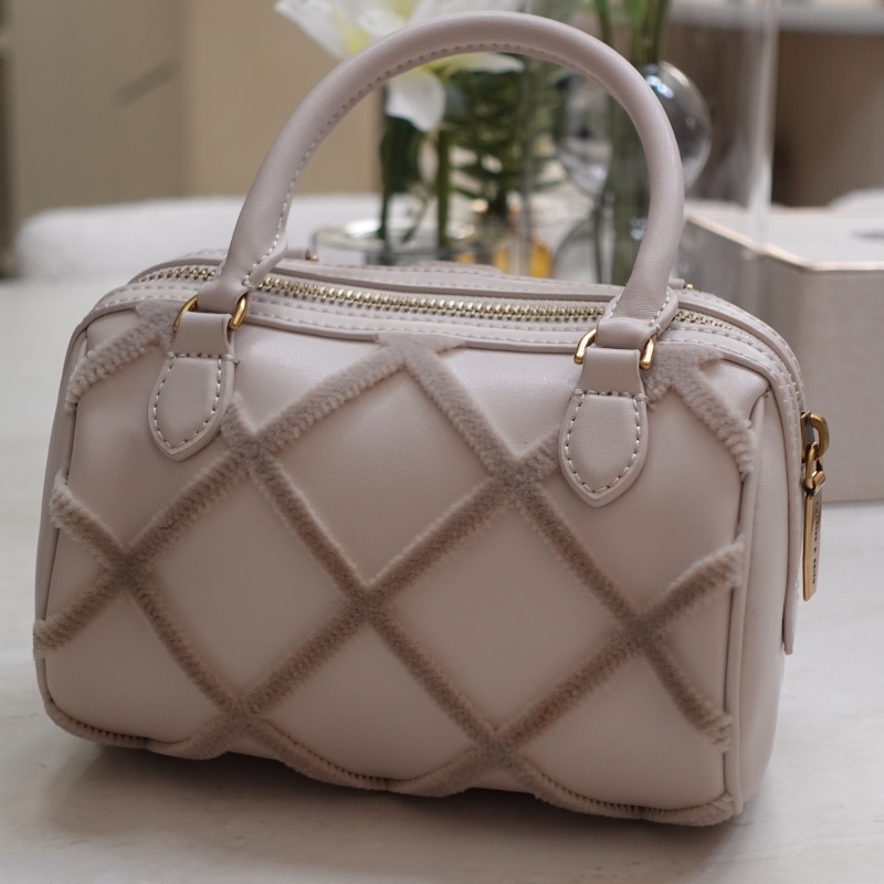 CHARLES & KEITH 菱格拼接手提包(可斜背)-6