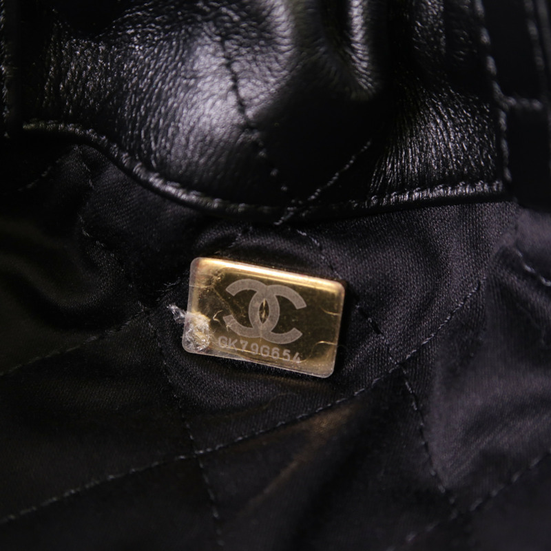 CHANEL 羊皮皮革C22 BackPack金扣鏈帶背包-6