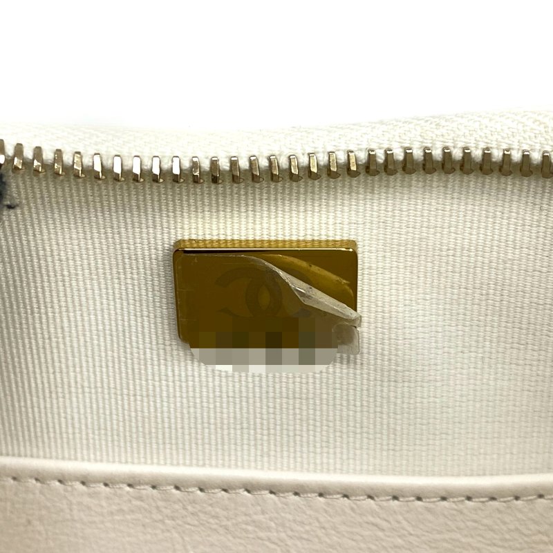 △ Chanel 香奈兒 Hobo White Calfskin Gold Tone Metal Chain Shoulder Bag AS4422 白色小牛皮金色金屬鏈條肩背袋 AS4422 -257009469-24