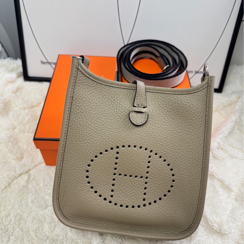 【現貨，】Mini Evelyn full set 有盒有防塵袋-1