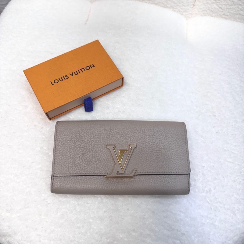 LouisVuitton路易威登LV卵石色Taurillon牛皮Capucines下蓋長夾金釦錢包M61249-3