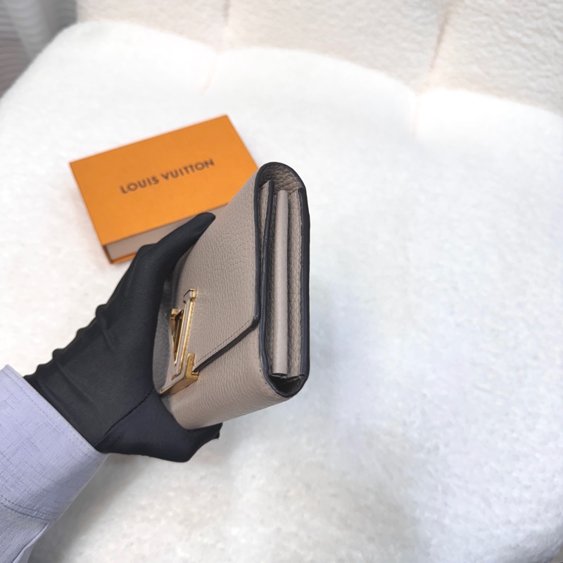 LouisVuitton路易威登LV卵石色Taurillon牛皮Capucines下蓋長夾金釦錢包M61249-5