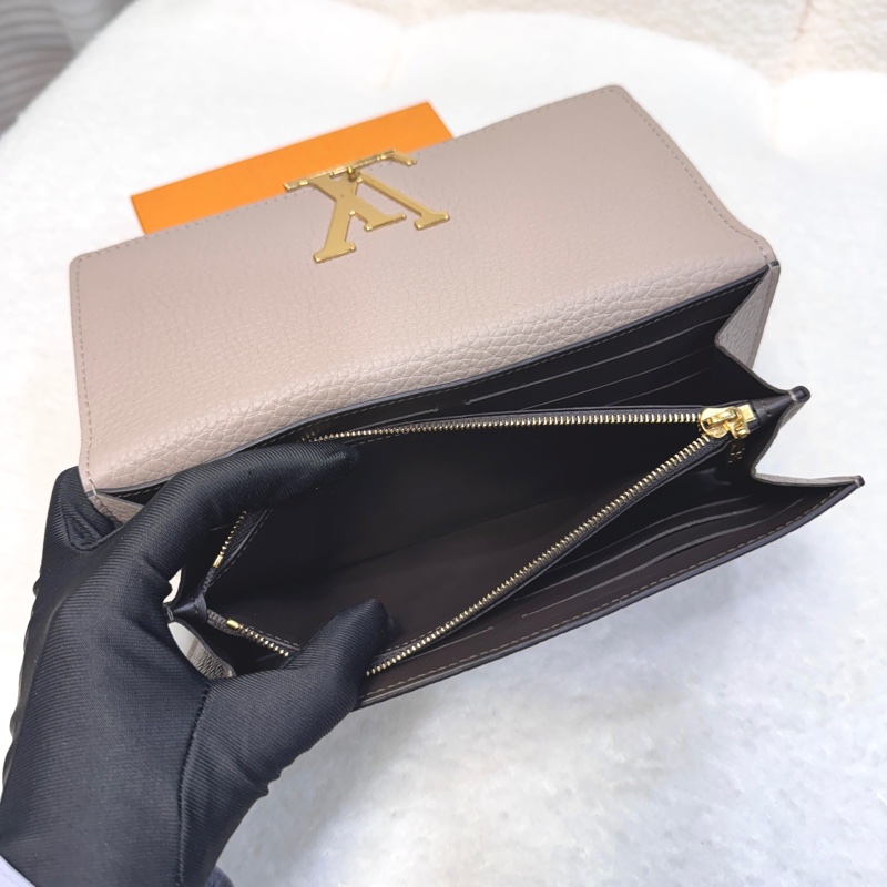 LouisVuitton路易威登LV卵石色Taurillon牛皮Capucines下蓋長夾金釦錢包M61249-14