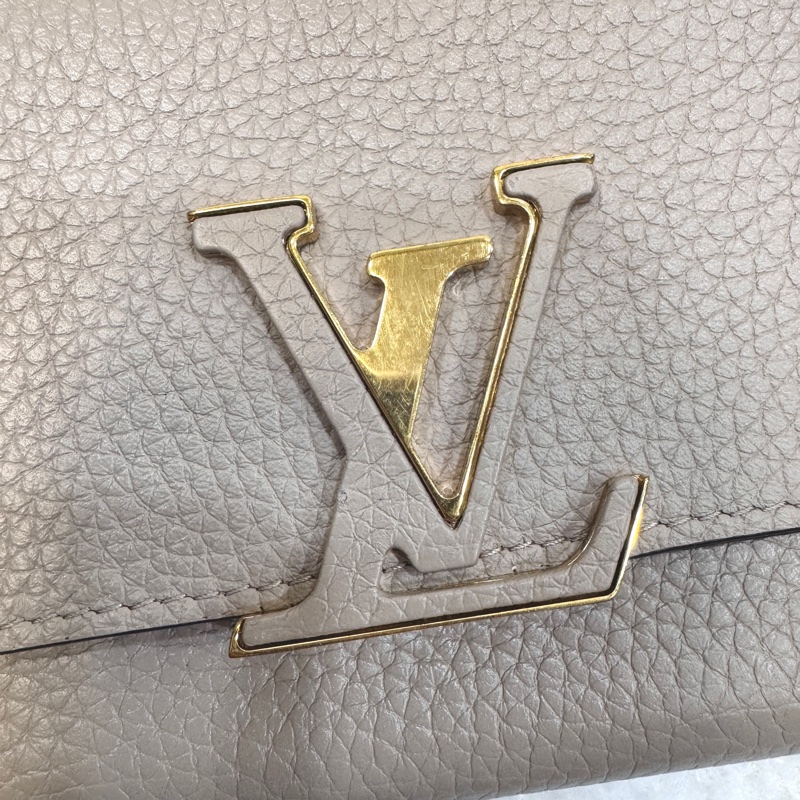 LouisVuitton路易威登LV卵石色Taurillon牛皮Capucines下蓋長夾金釦錢包M61249-19
