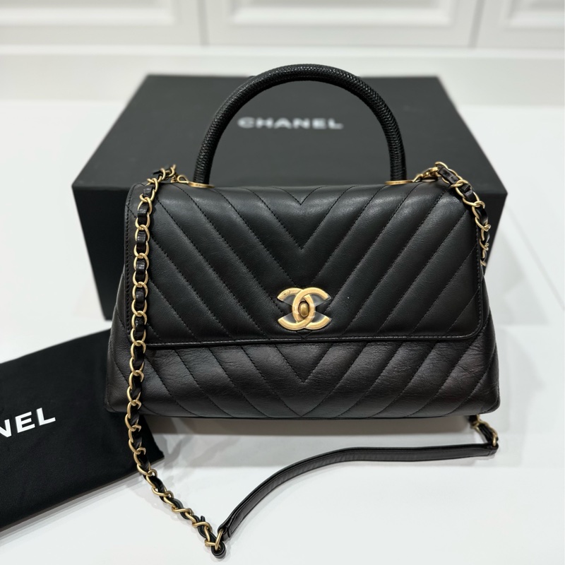 Chanel 香奈兒 cocohandle 28 蜥蜴手柄 黑金 V 紋 手提包 斜背包 肩背包 側背包 鍊條包-1