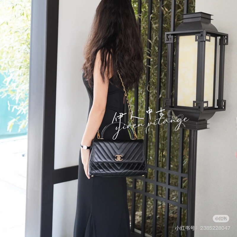 Chanel 香奈兒 cocohandle 28 蜥蜴手柄 黑金 V 紋 手提包 斜背包 肩背包 側背包 鍊條包-4