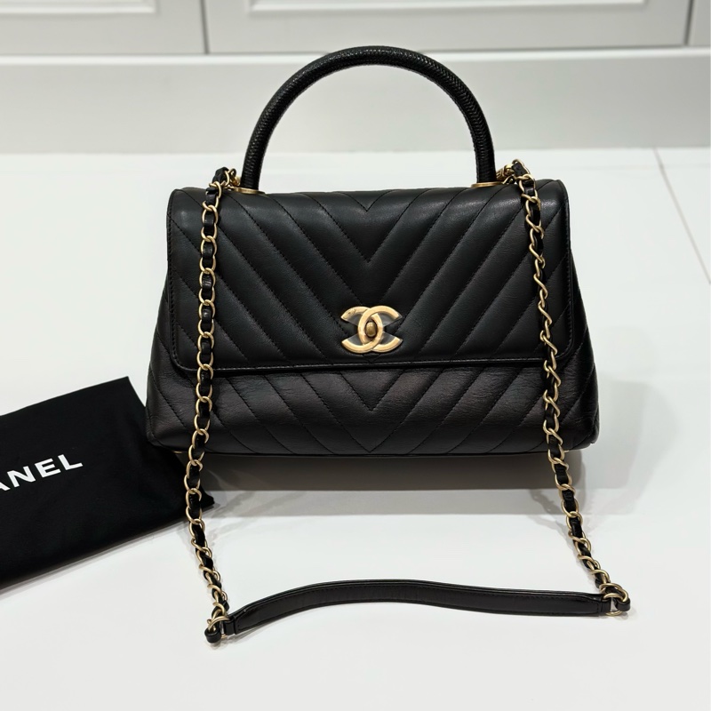 Chanel 香奈兒 cocohandle 28 蜥蜴手柄 黑金 V 紋 手提包 斜背包 肩背包 側背包 鍊條包-12