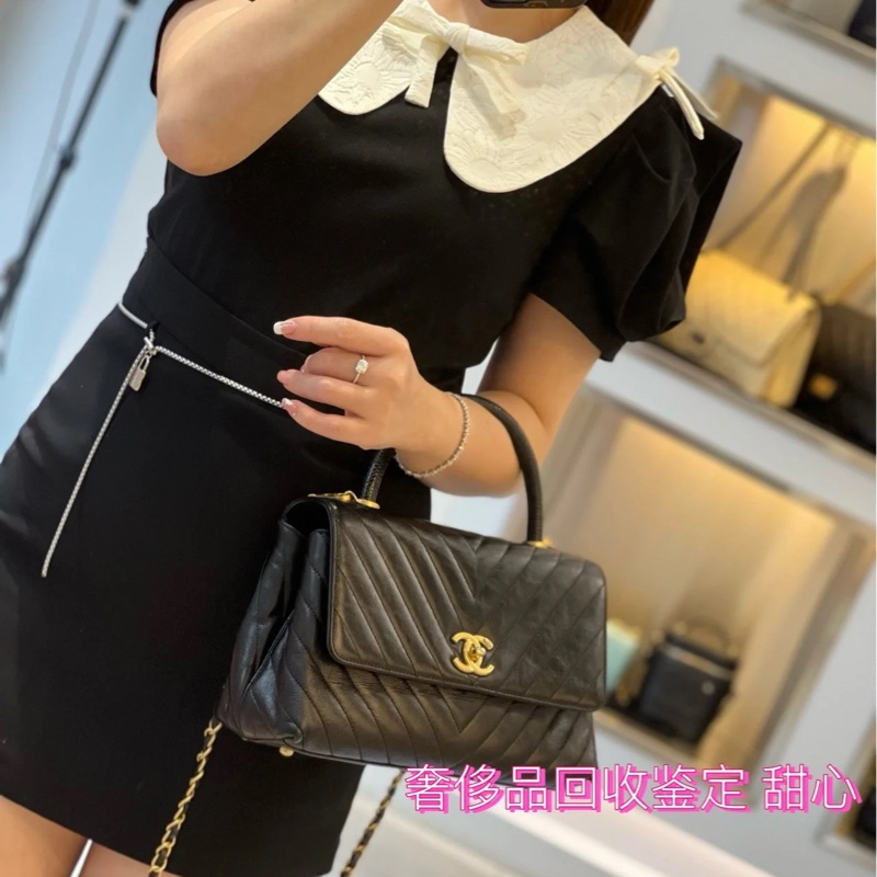 Chanel 香奈兒 cocohandle 28 蜥蜴手柄 黑金 V 紋 手提包 斜背包 肩背包 側背包 鍊條包-24