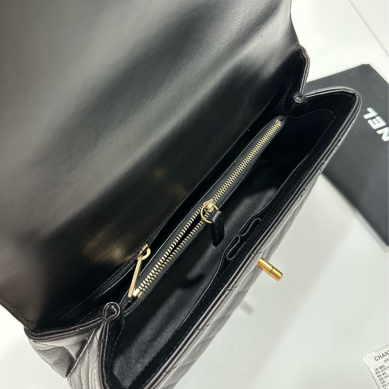 Chanel 香奈兒 cocohandle 28 蜥蜴手柄 黑金 V 紋 手提包 斜背包 肩背包 側背包 鍊條包-39