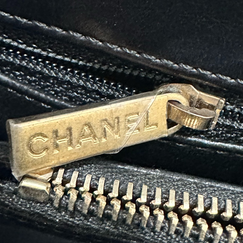 Chanel 香奈兒 cocohandle 28 蜥蜴手柄 黑金 V 紋 手提包 斜背包 肩背包 側背包 鍊條包-59