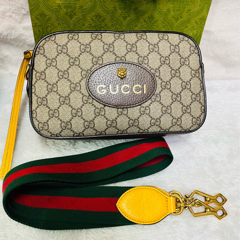 Gucci虎頭相機包-37
