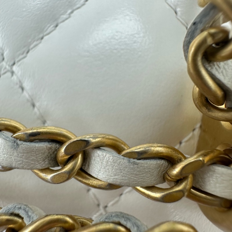 CHANEL 21C 白色金扣羊皮 雙金珠迷你小盒子 斜肩包-7