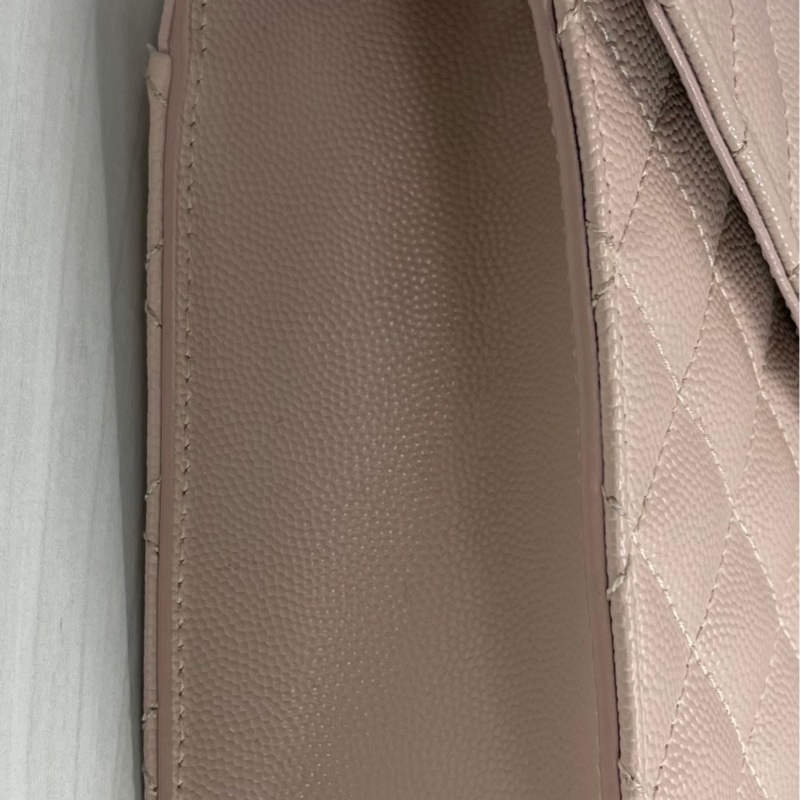 YSL 聖羅蘭 粉米 Envelope魚子醬牛皮信封包-11