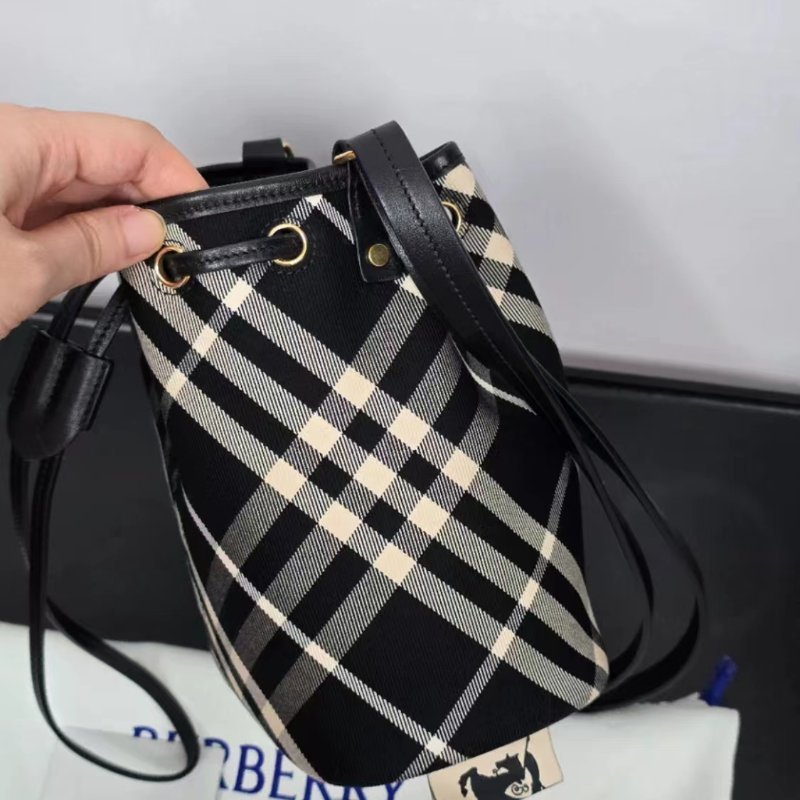 Burberry帆布 MINI 抽繩水桶包手提包斜背包 全新-2