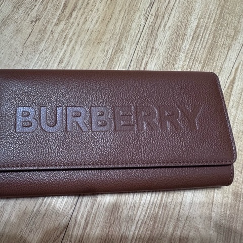 全新BURBERRY壓印字母logo小牛皮 長夾