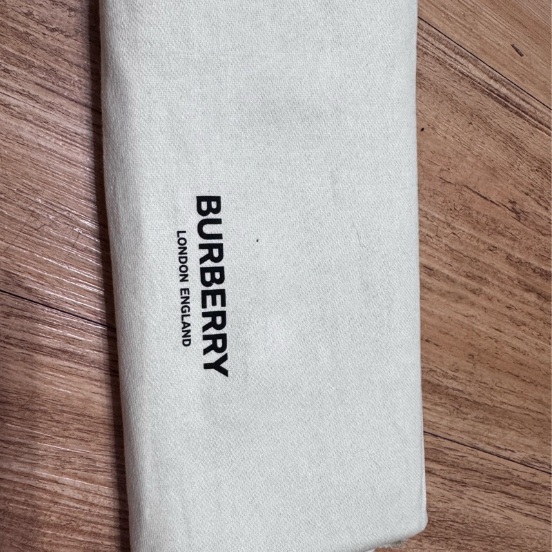 全新BURBERRY壓印字母logo小牛皮 長夾-18