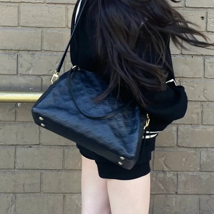 小巴黎二手名牌真品Lv 壓紋Logo 真皮 海軍藍 肩背 斜背 多用 有背帶-6