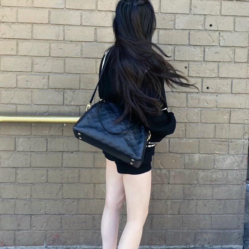 小巴黎二手名牌真品Lv 壓紋Logo 真皮 海軍藍 肩背 斜背 多用 有背帶-7