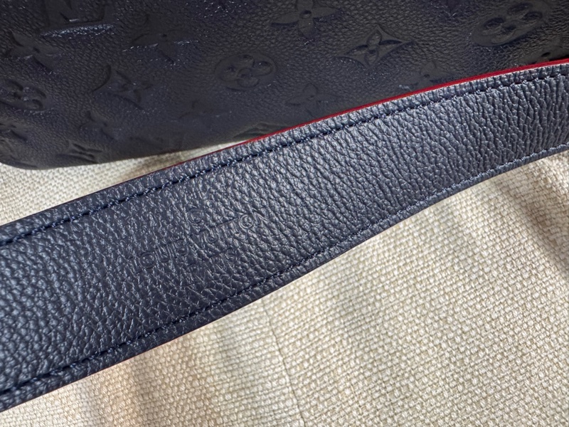 小巴黎二手名牌真品Lv 壓紋Logo 真皮 海軍藍 肩背 斜背 多用 有背帶-30