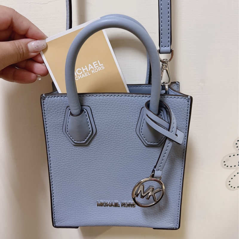 MICHAEL KORS MK MERCER 荔枝皮琴譜包 天空藍-1