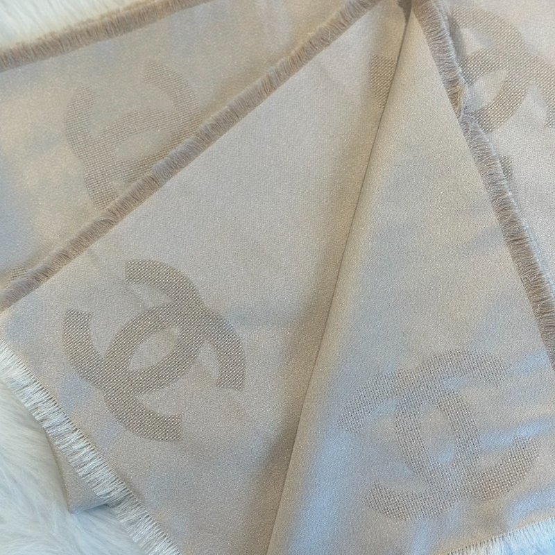 CHANEL 刺繡雙C細閃粉圍巾-3