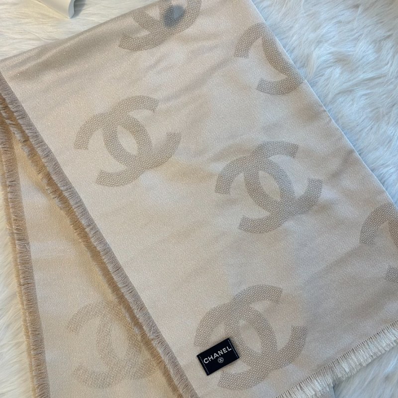 CHANEL 刺繡雙C細閃粉圍巾-4