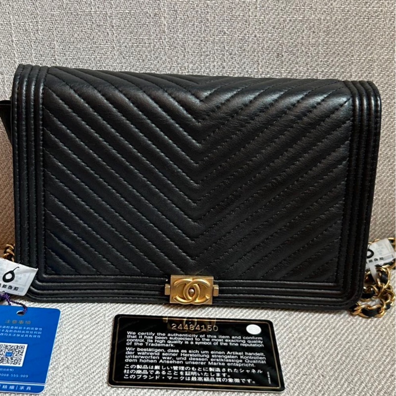 CHANEL 香奈兒 黑金V紋Le Boy WOC成色很好-9