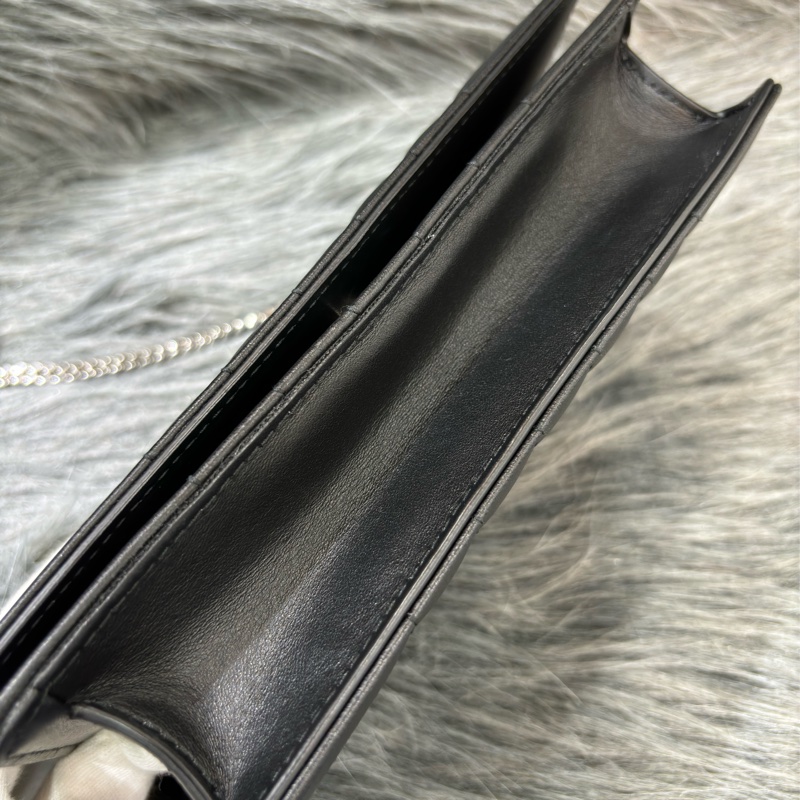 BURBERRY TB LOLA WOC 黑色羊皮 肩背包 斜背包 蘿納包 鏈子皮夾長夾 發財包-18