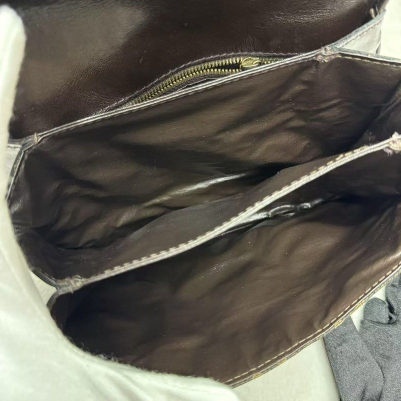 Fendi 老花信封包-9