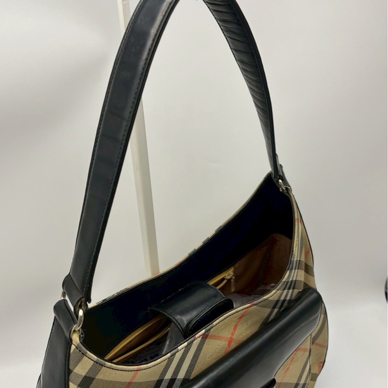 🏷️ Burberry Hobo-5