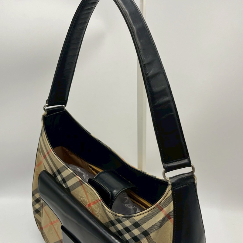 🏷️ Burberry Hobo-7