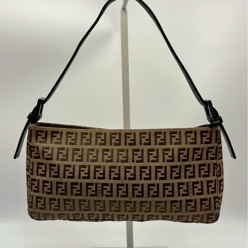 🏷️ Fendi Hobo-9