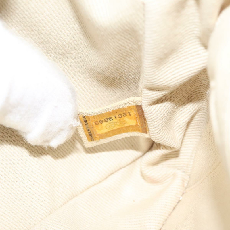 【日本直送】香奈兒 Cruise Line Matelasse 手拿包 奶油銀色 CC 正品 118381-11