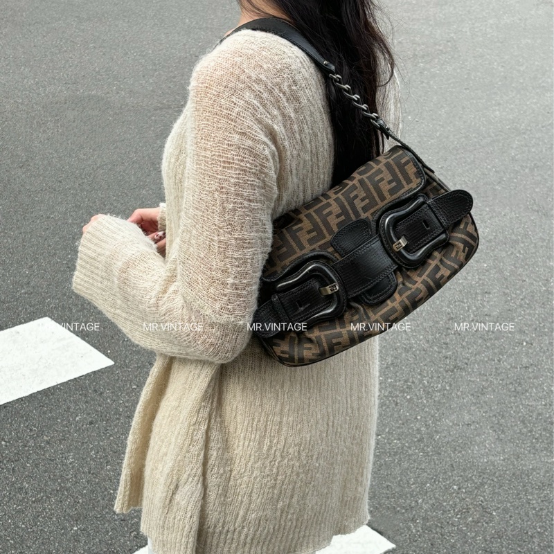 🏷️ Fendi Hobo-1