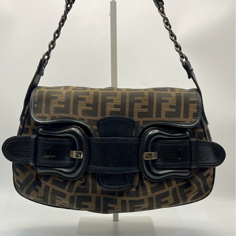 🏷️ Fendi Hobo-3