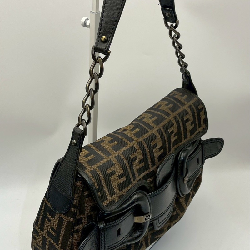 🏷️ Fendi Hobo-6