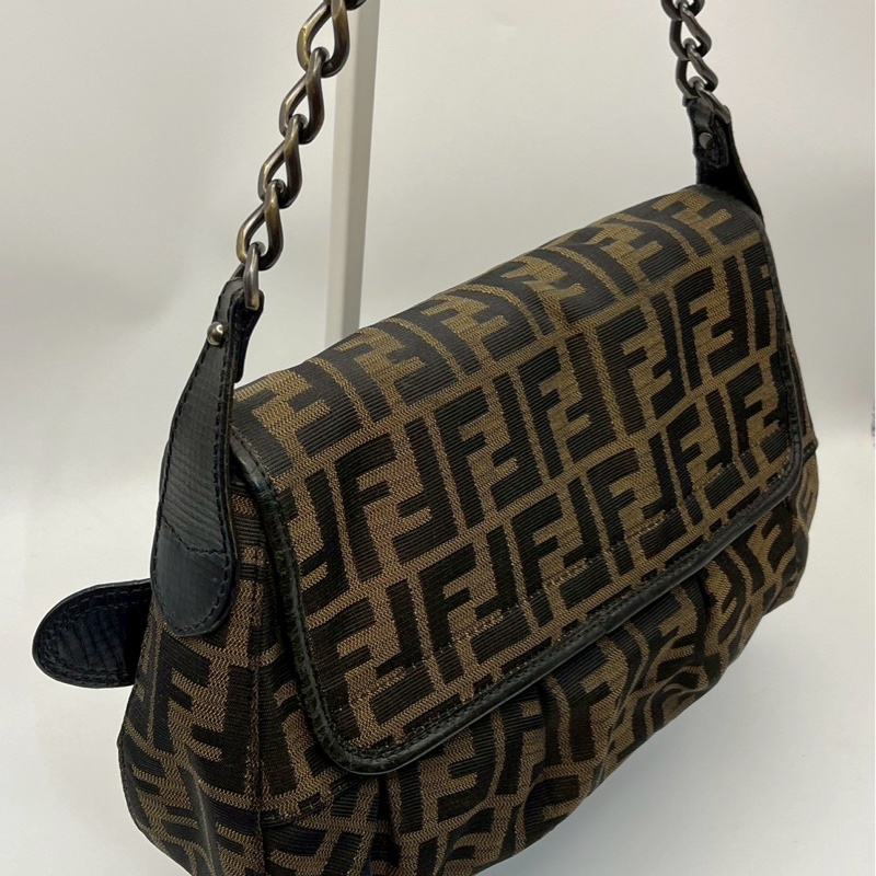 🏷️ Fendi Hobo-9
