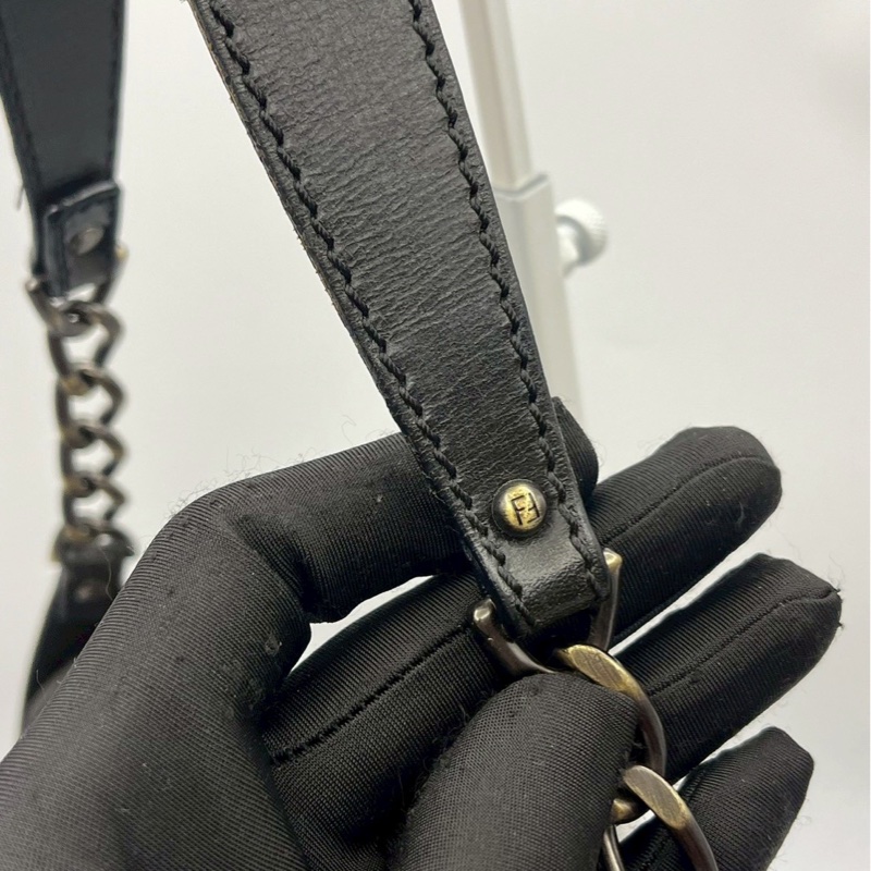 🏷️ Fendi Hobo-13