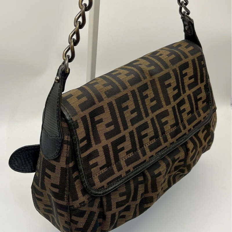 🏷️ Fendi Hobo-16