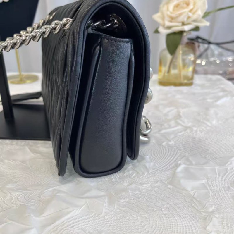 Miu Miu 黑色羊皮皺摺肩背包 25*17*4.5 99新 配件塵袋-1