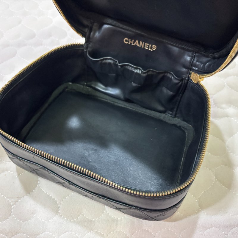CHANEL 少見 皮革化妝包 手提包 方包 黑金 Vintage-12