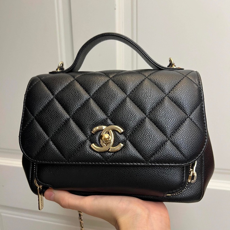 Chanel 香奈兒 小號郵差包 黑金荔枝皮-0