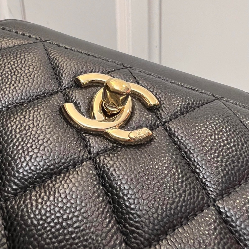 Chanel 香奈兒 小號郵差包 黑金荔枝皮-3