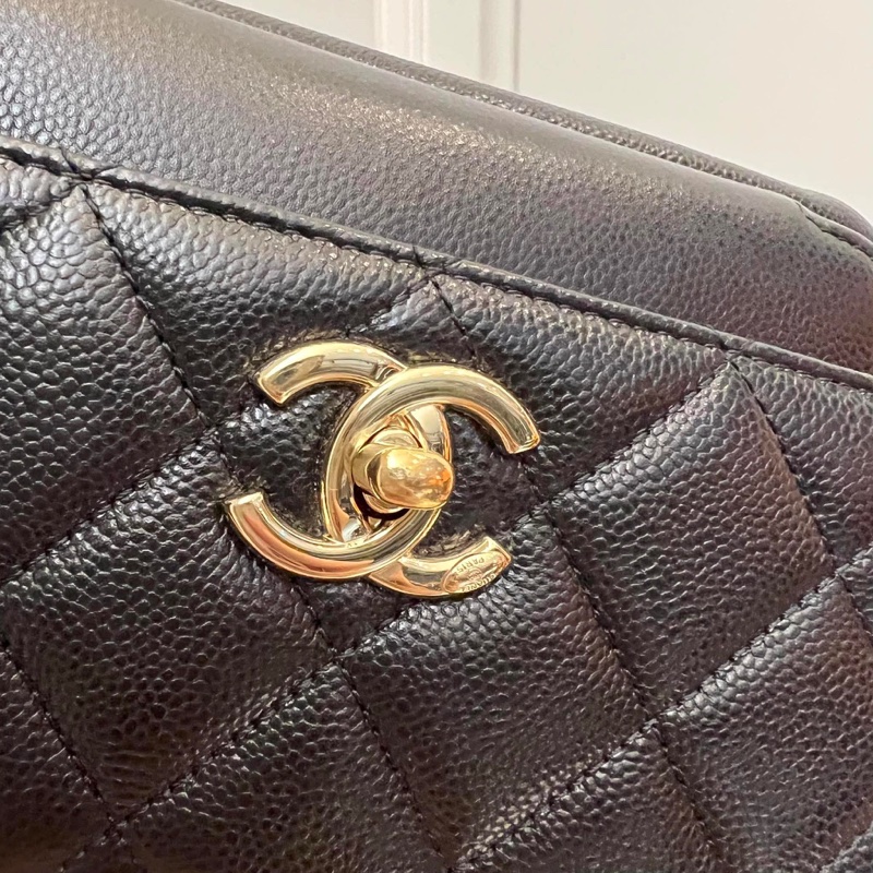 Chanel 香奈兒 小號郵差包 黑金荔枝皮-6