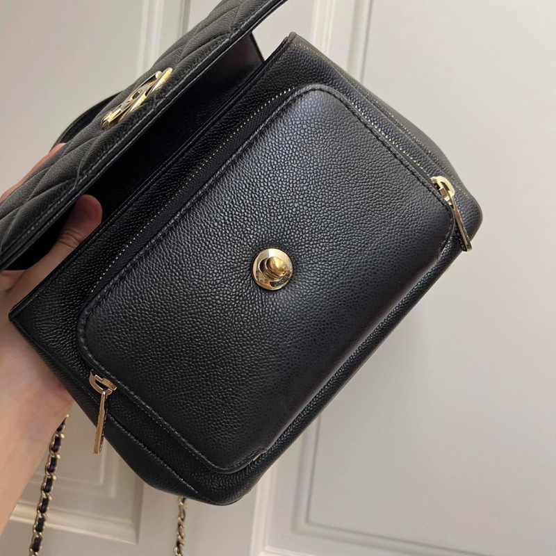 Chanel 香奈兒 小號郵差包 黑金荔枝皮-16
