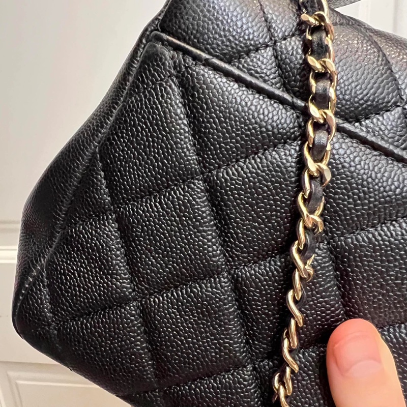 Chanel 香奈兒 小號郵差包 黑金荔枝皮-24