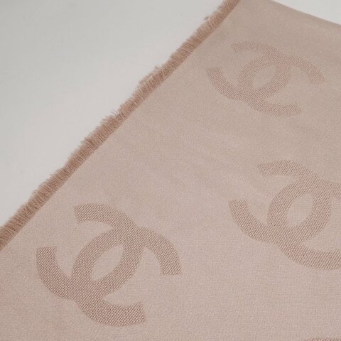 CHANEL 刺繡雙C細閃粉圍巾