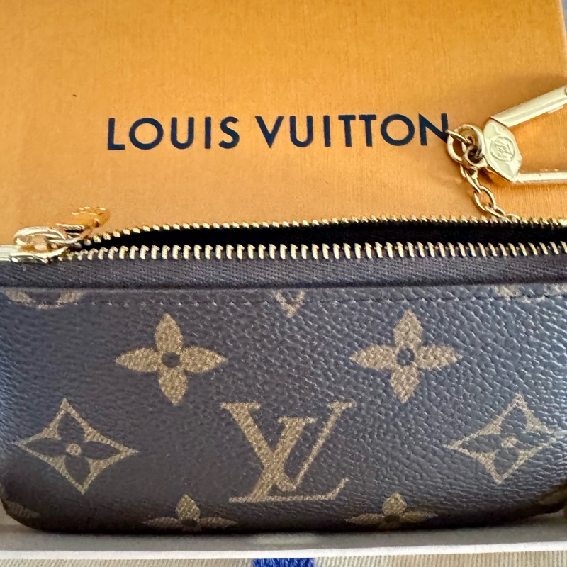 Lv M62650 經典老花拉鏈鑰匙零錢包-1