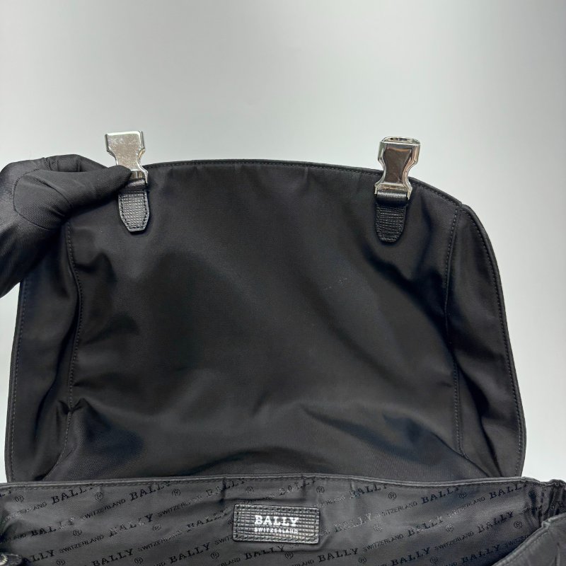 BALLY 黑尼龍雙銀扣fabro郵差包-9